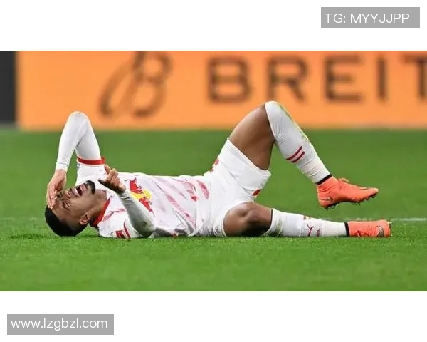 足球巨星突遭跟腱断裂伤情引发职业生涯未来广泛关注