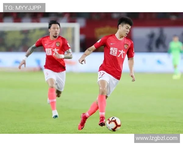 恒大最红国足球星的成长历程与未来展望分析