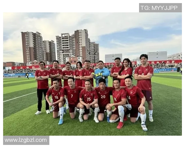 二十位足球巨星的传奇故事与绿茵赛场辉煌瞬间