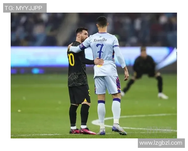 采访足球明星的女博主是谁背后的故事与影响力揭秘