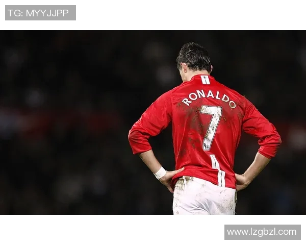 足球巨星背后的无奈与挣扎：光环下的孤独与压力